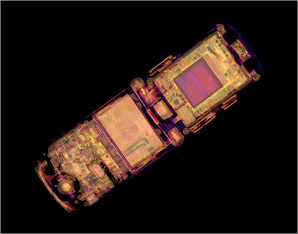 motorola-razr-cell-phone